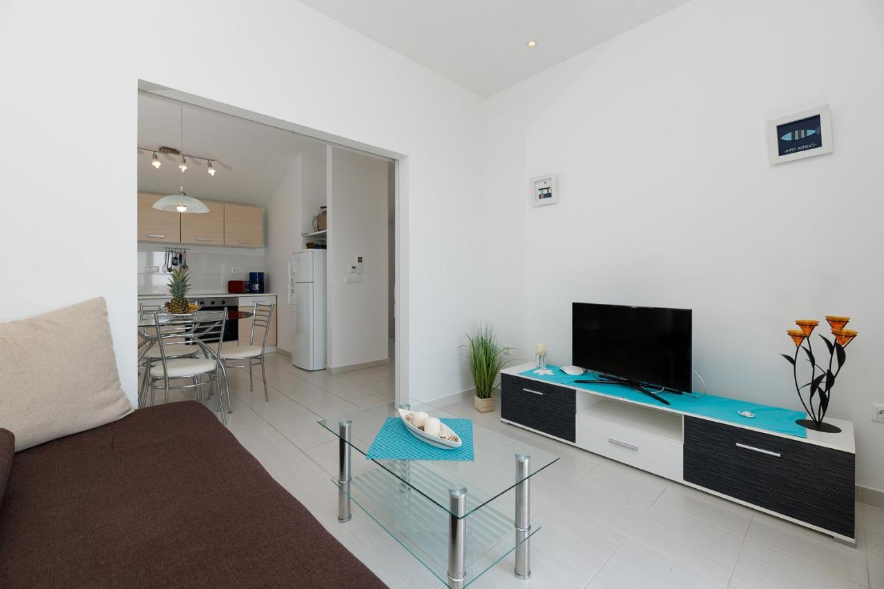 Malo Ferienvilla Privlaka, Pool, Boje, Wi-Fi, Wallbox Privlaka  Exteriér fotografie